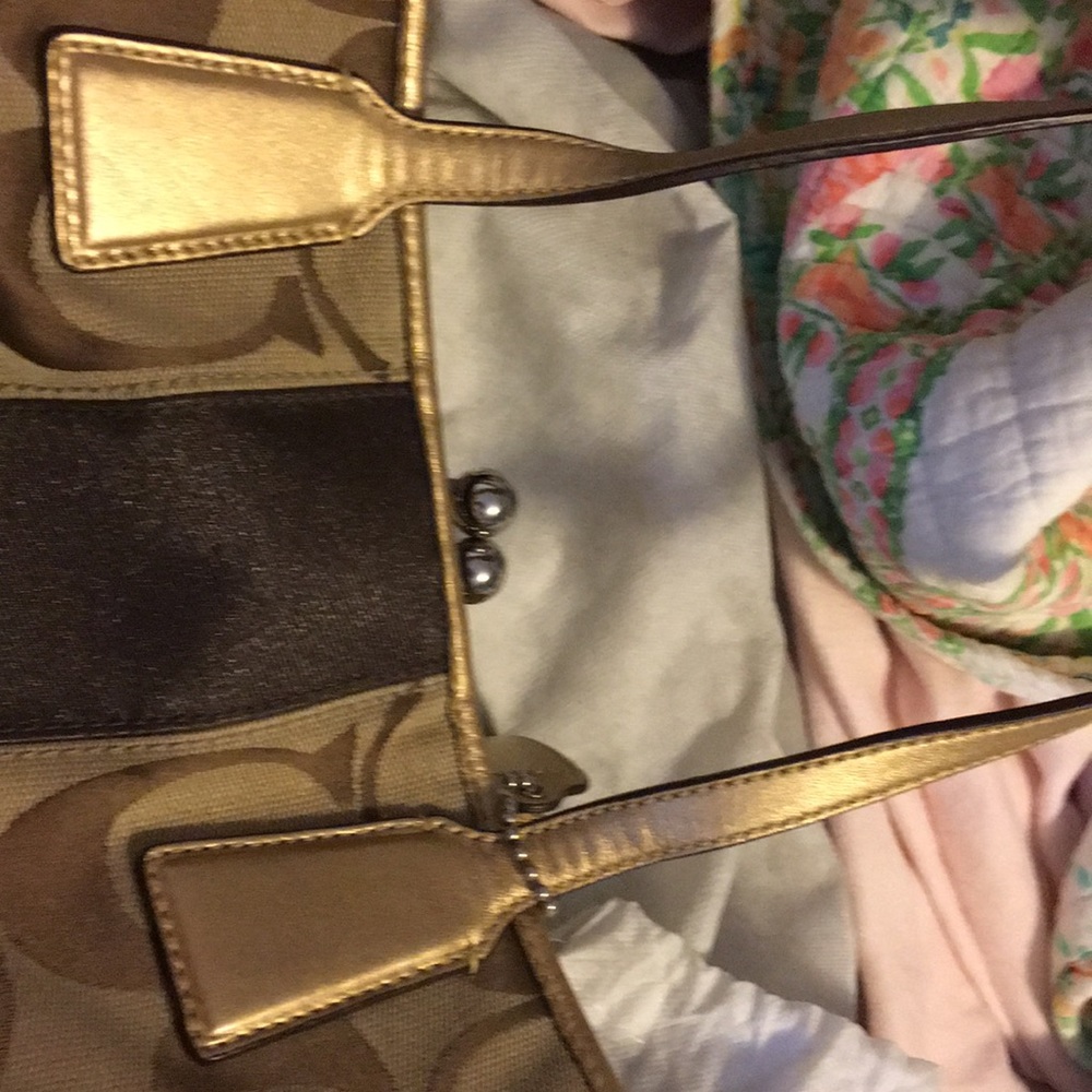 Gold coach bag - Picture 6 of 8